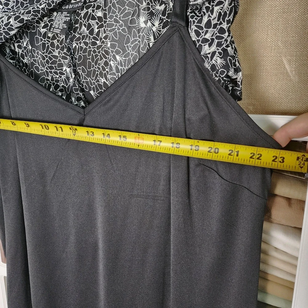 Mlle Gabrielle 18W Black White Abstract Y2K Asymmetrical Split Sleeve Midi Dress